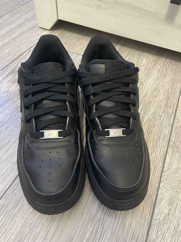 Air force 1 triple black marimea 39