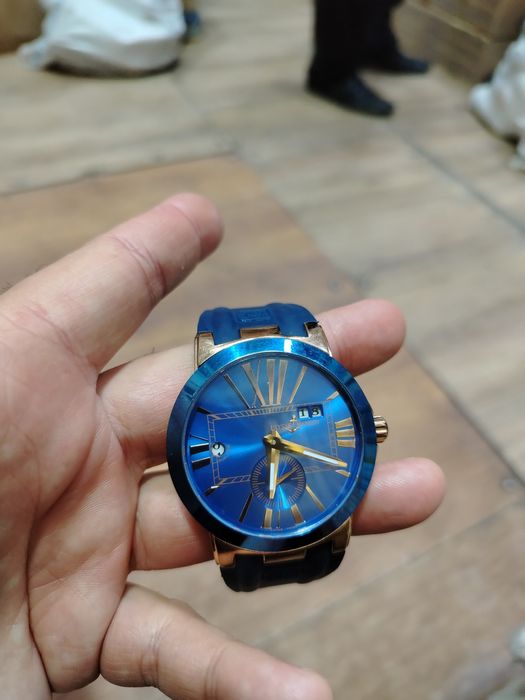 Соат кул соат сотилади