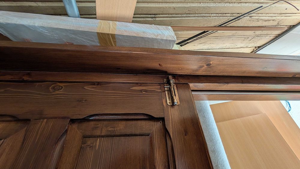 Usa dubla lemn masiv, in toc, cu clanta