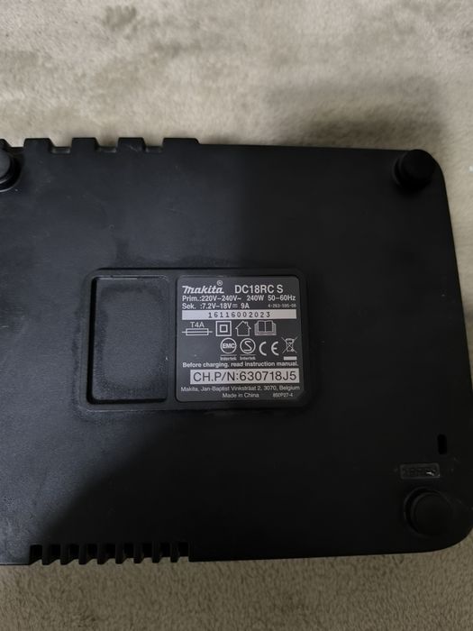 Încărcător Makita DC18RC