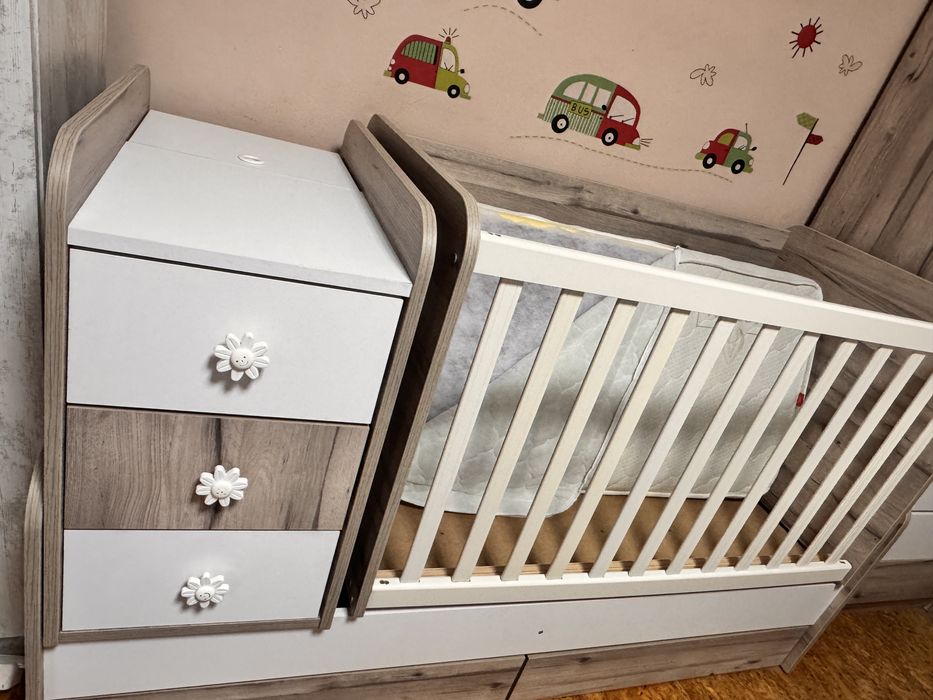 Кушетка, повивалник, легло, шкаф, матрак