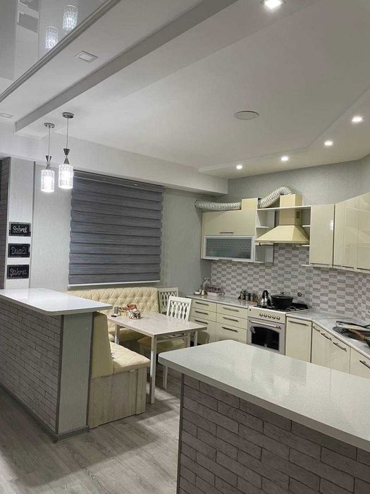 Sotiladi 4 xonali 127kvm li uy Garden house