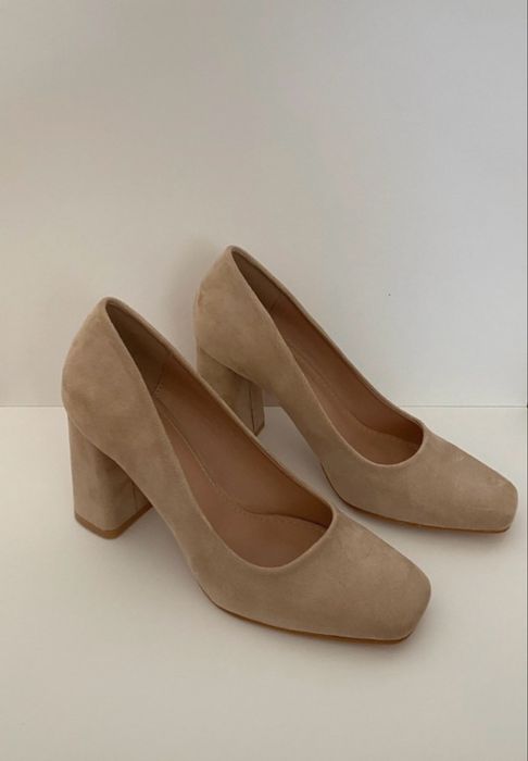 Pantofi cu toc patrat