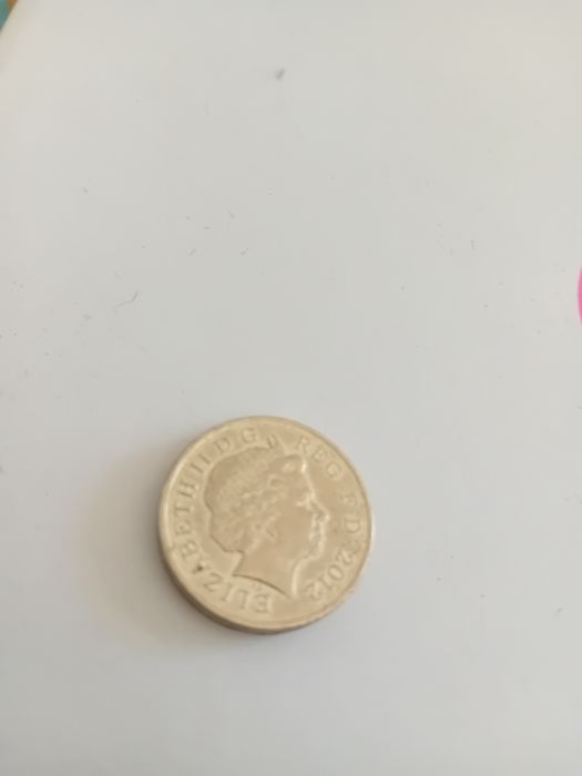 ¥ moneda 1 pound Anglia Elisabeth ll anul 2012