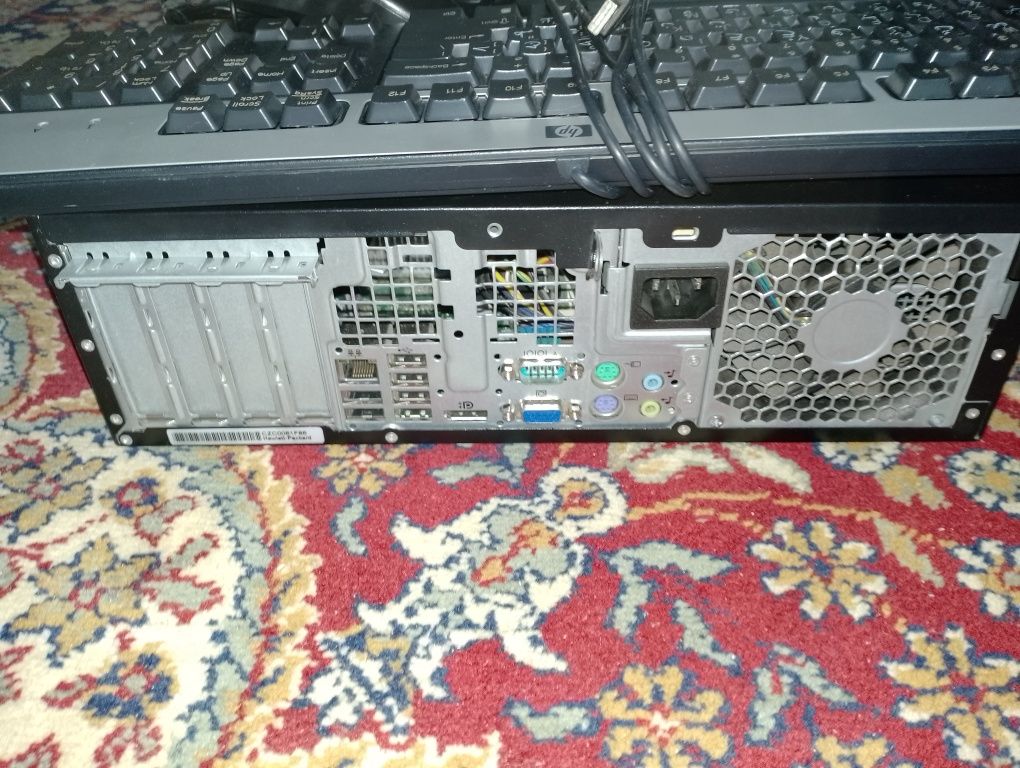 Продавам компютър HP