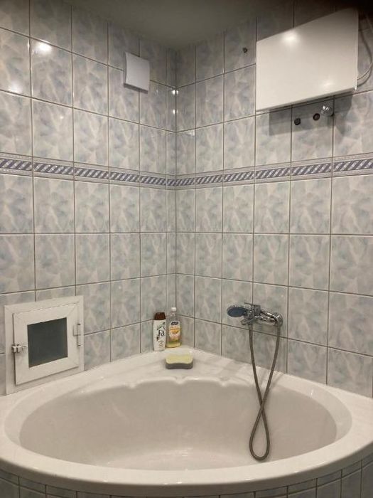 Дава се под наем Тристаен апартамент в Пловдив, Кършияка - 98 кв.м за 816 € - Снимка #8