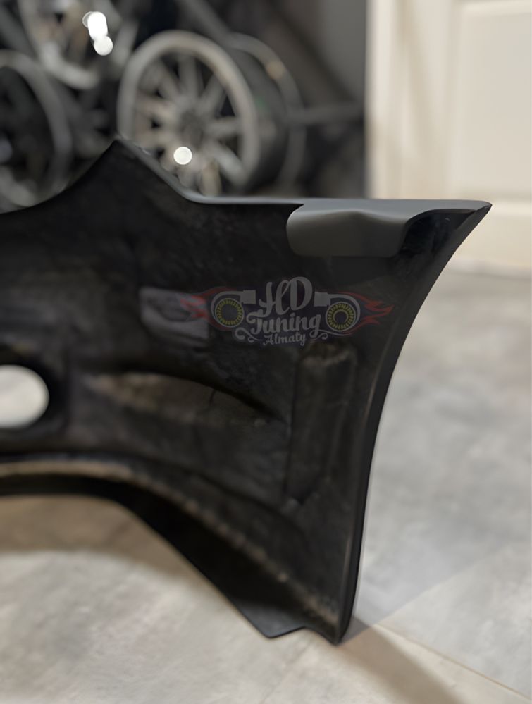Бампер передний STI с отверстиями под туманки Subaru Impreza GDB Лиса