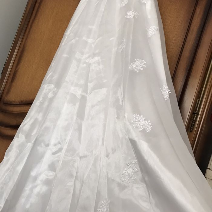 Corset si fusta cu aplicatii din dantela