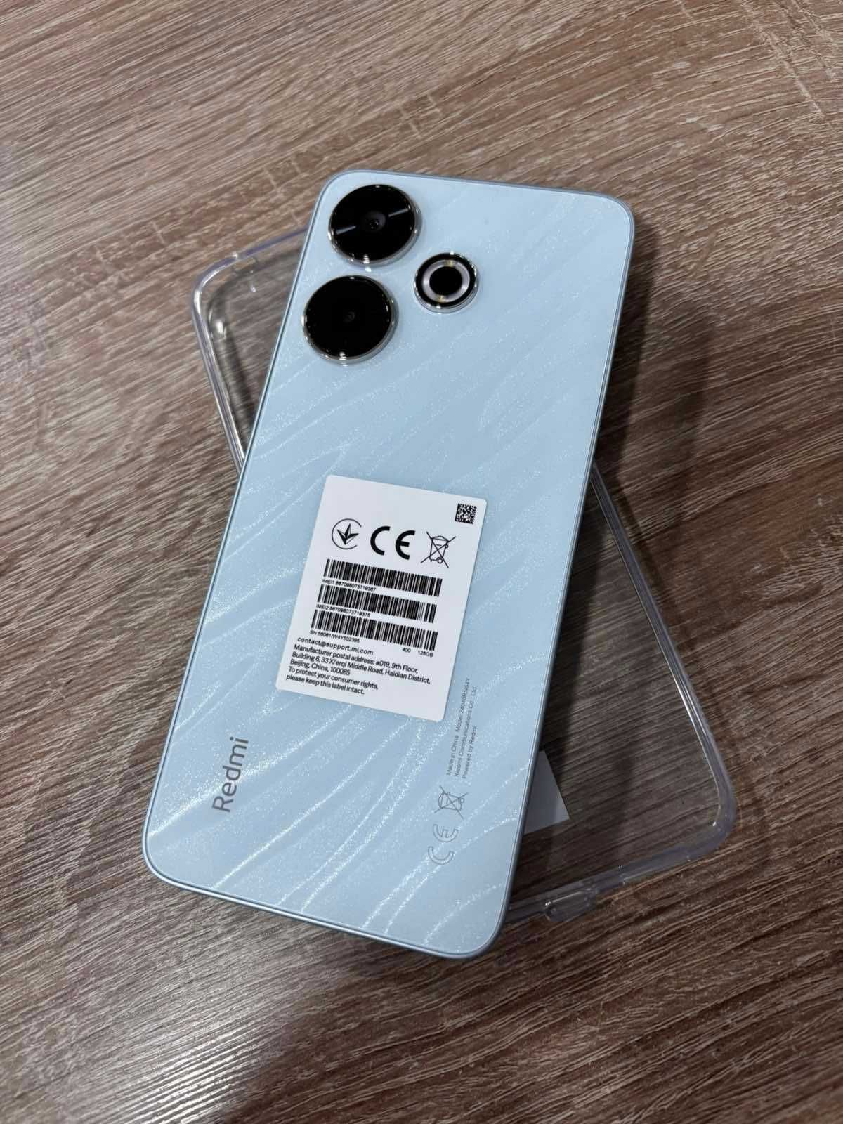 Продавам Мобилен Телефон Xiaomi Redmi 13 128GB 6GB RAM Dual