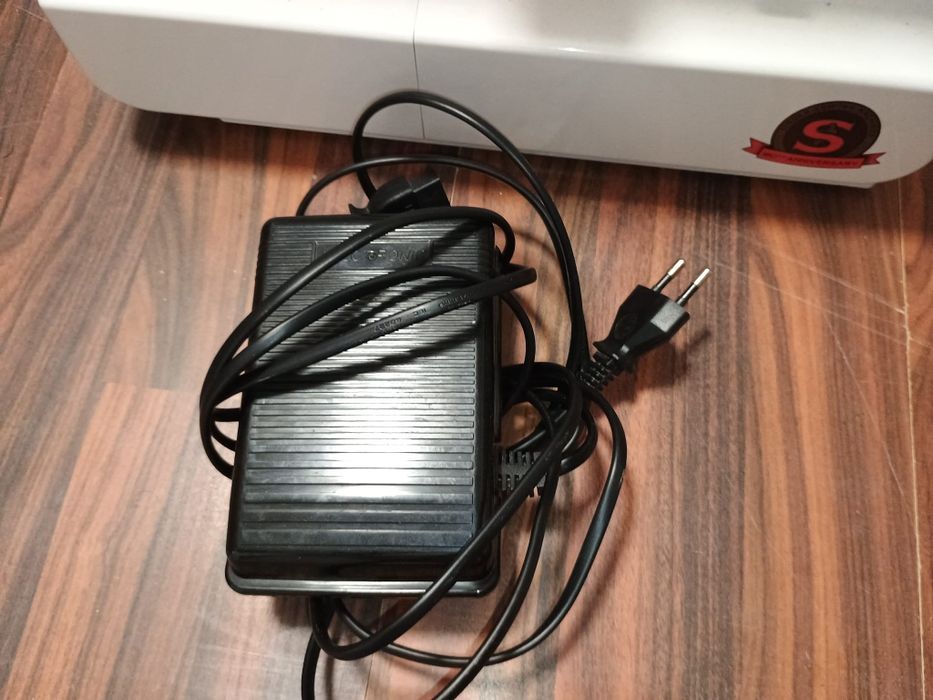 Mașină de cusut SINGER