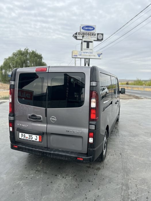 Opel Vivaro 8+1