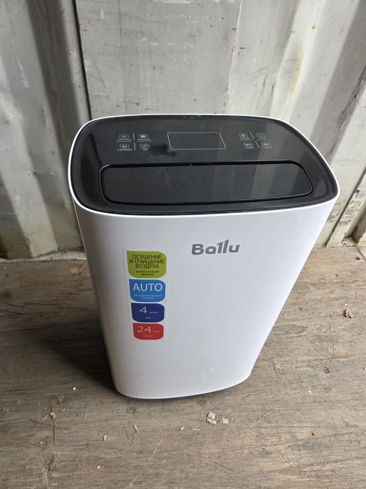 Осушитель воздуха Ballu BD40U (40 литров/сутки). Состояние нового!
