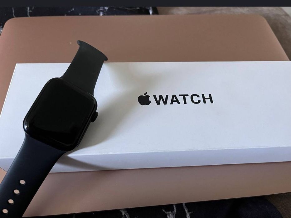 Apple Watch SE 40 мм
