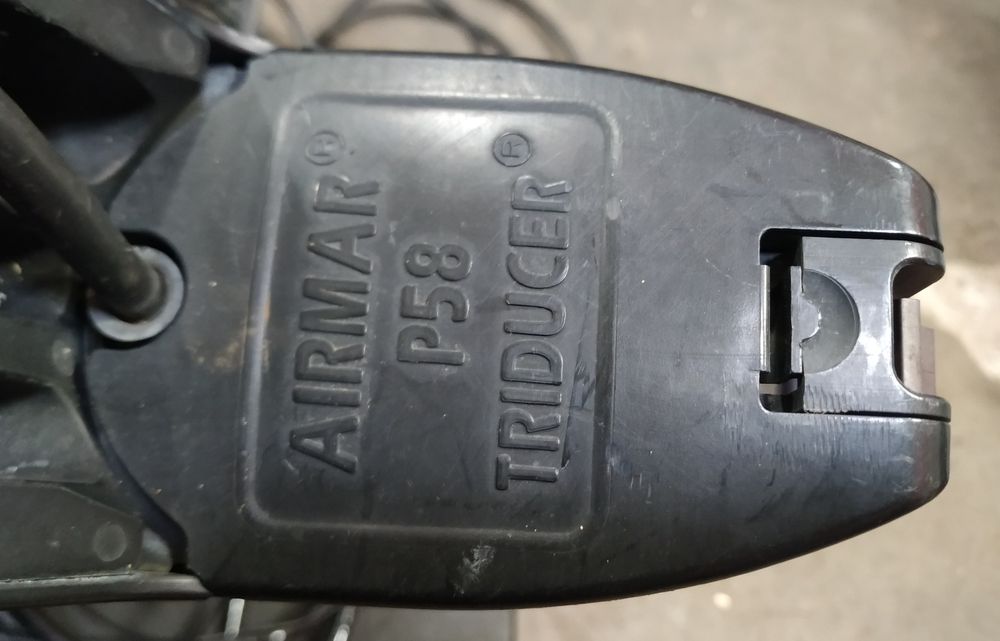 Сонар Garmin Fishfinder 140 , сонда Airmar P58