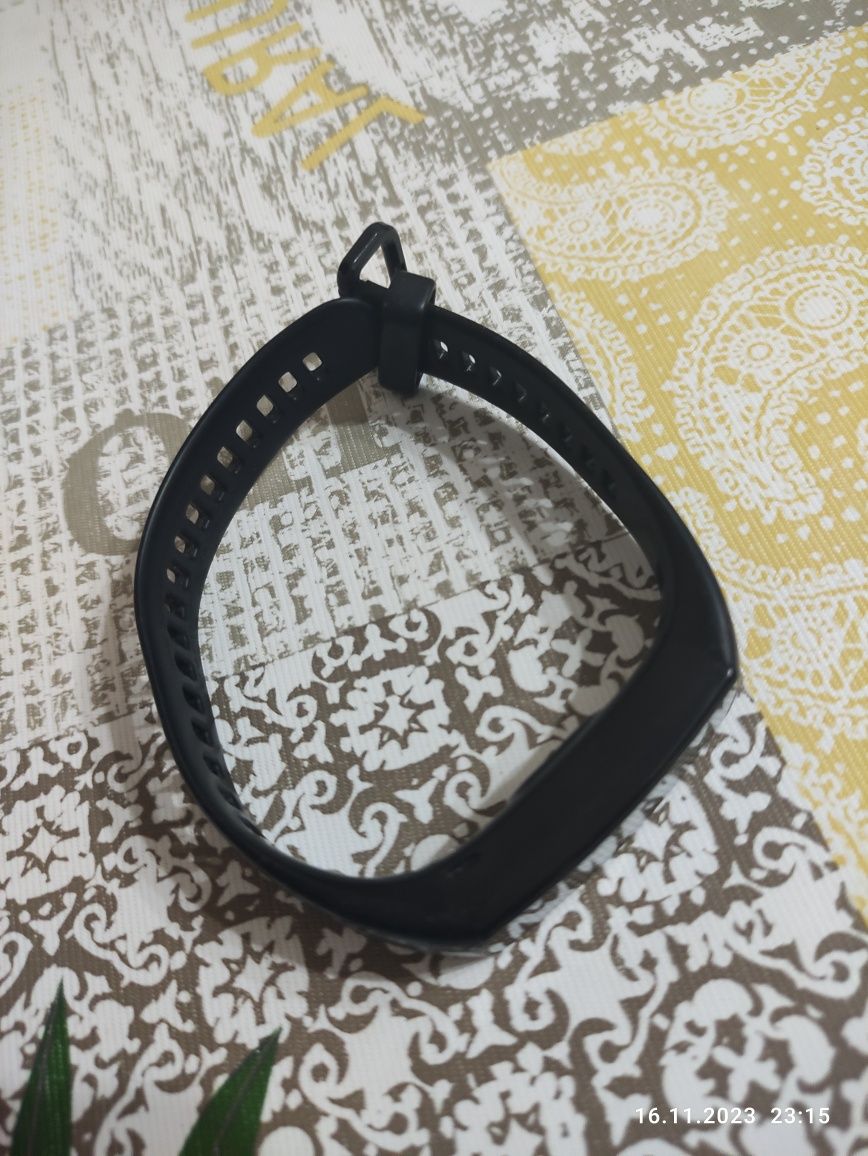 Фитнес браслет Honor Band 4