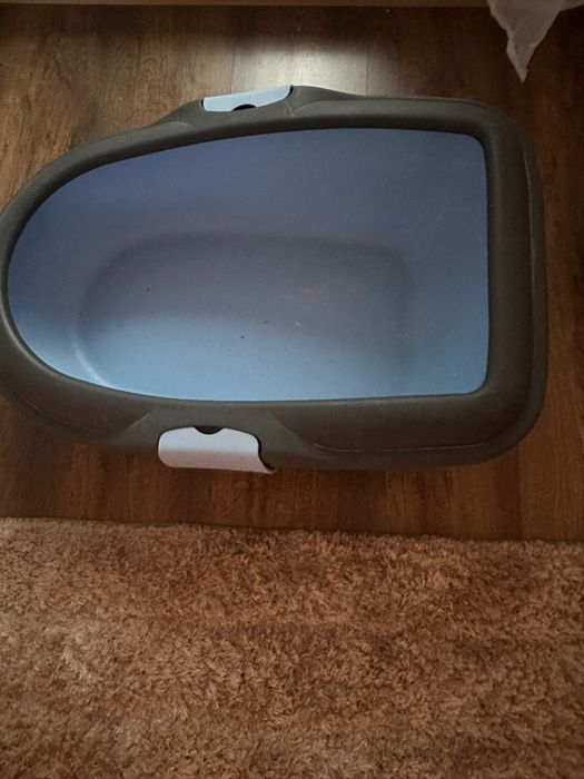 Litiera pisicii de talie mica si mare