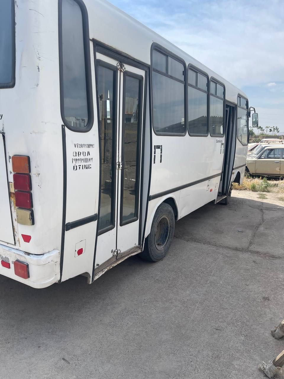 Avtobus isuzi sotaman