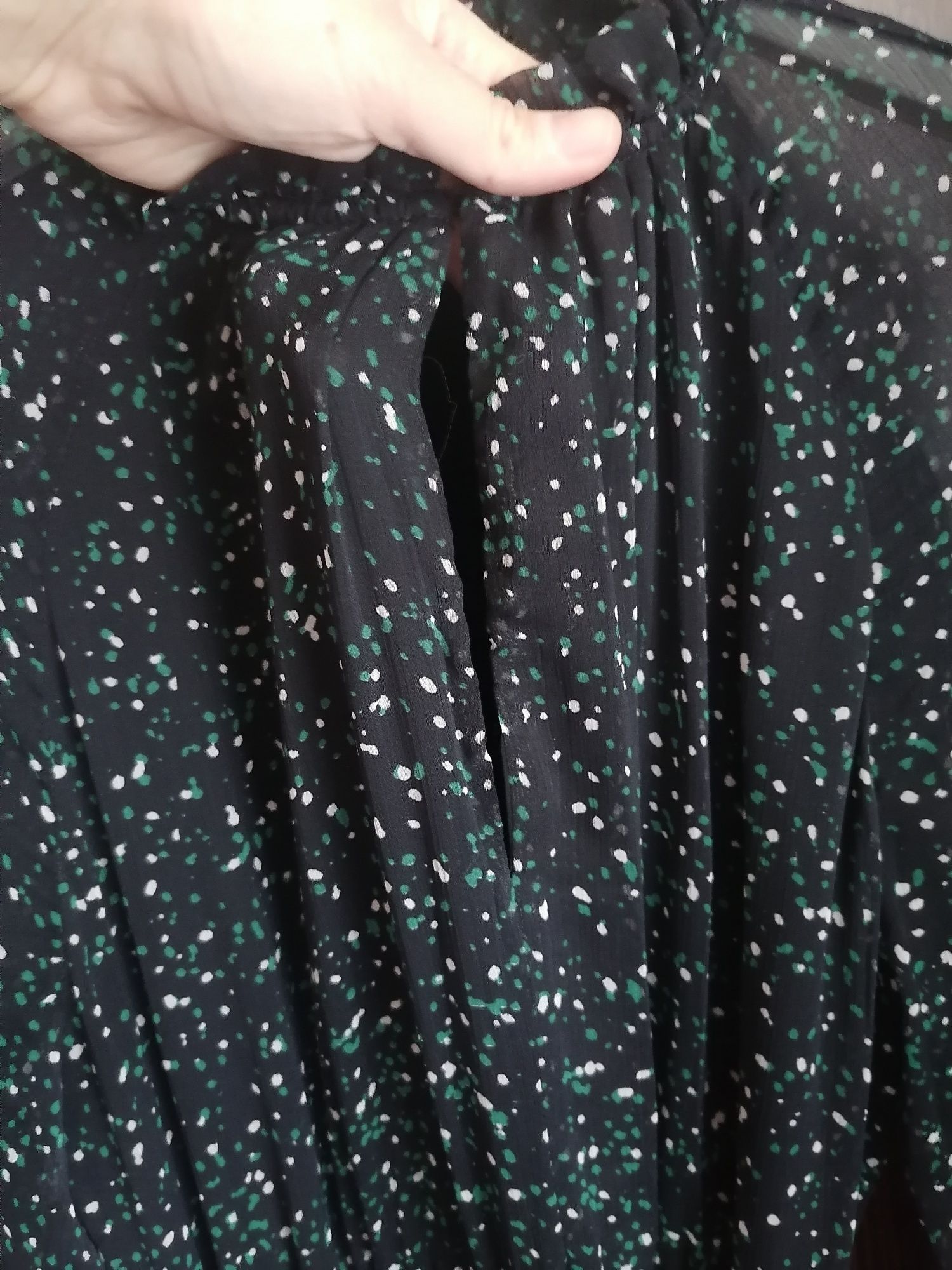 Rochie eleganta asimetrica Zara, verde cu buline, S-M