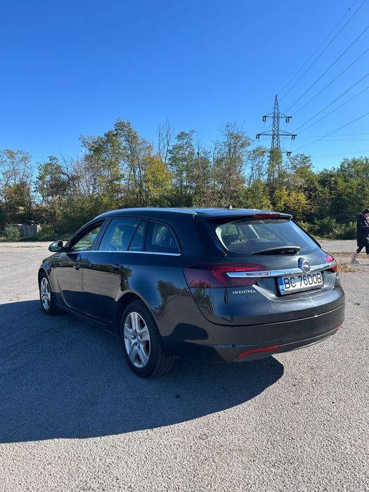 Vând Opel Insignia