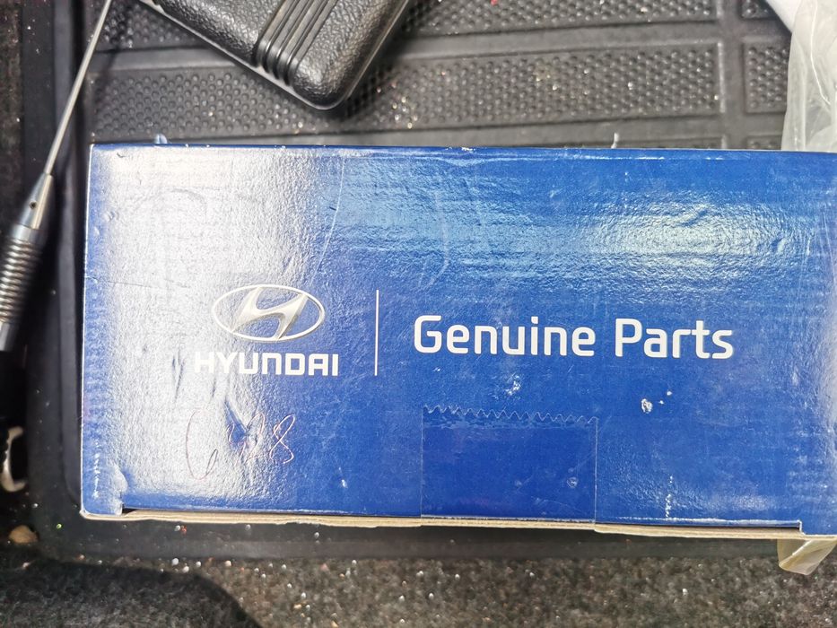 Vând piese originale de Hyundai Accent model 2007