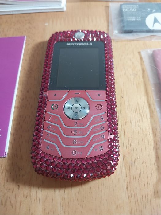 Абсолютно новый Motorola L6