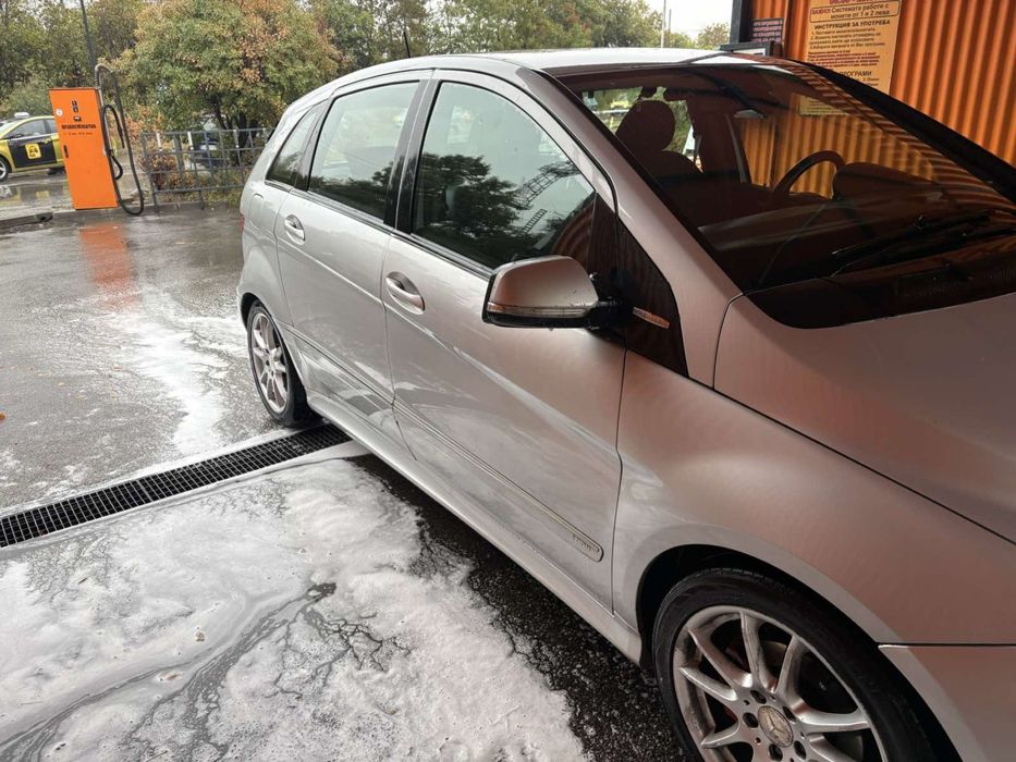 Mercedes- Benz B 150