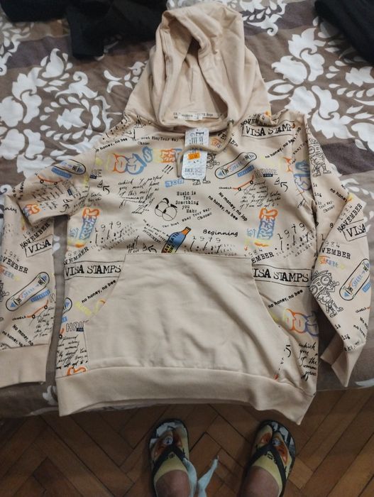 Нов суичър 146 размер