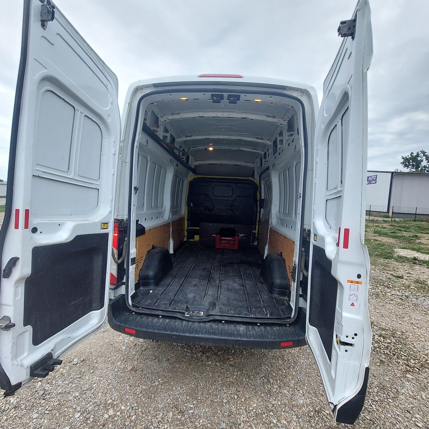 Vând autoutilita ford transit 2017