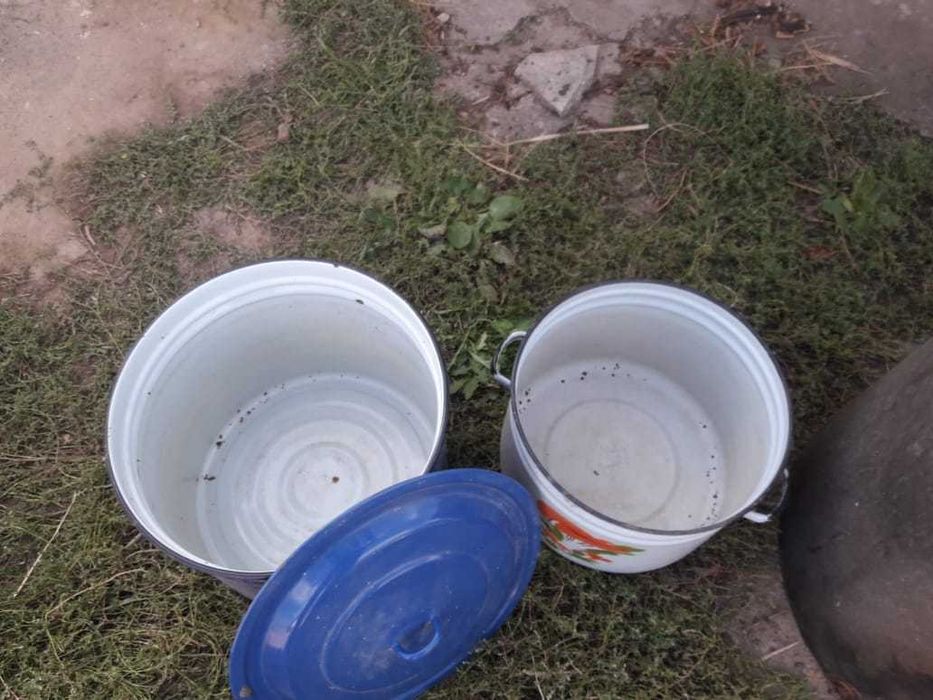 Продам кастрюли и бак для бани