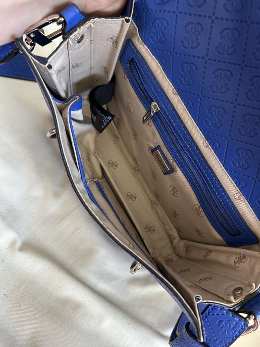 Оригинална чанта Guess