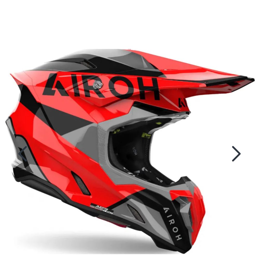 Продавам каска Airoh