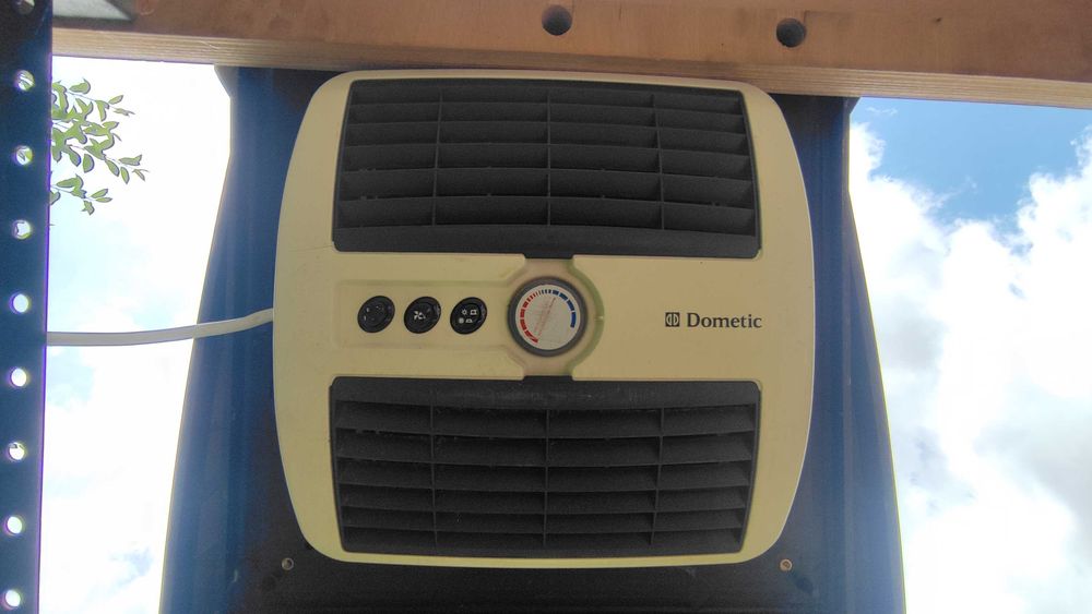 Aparat aer conditionat marca Dometic