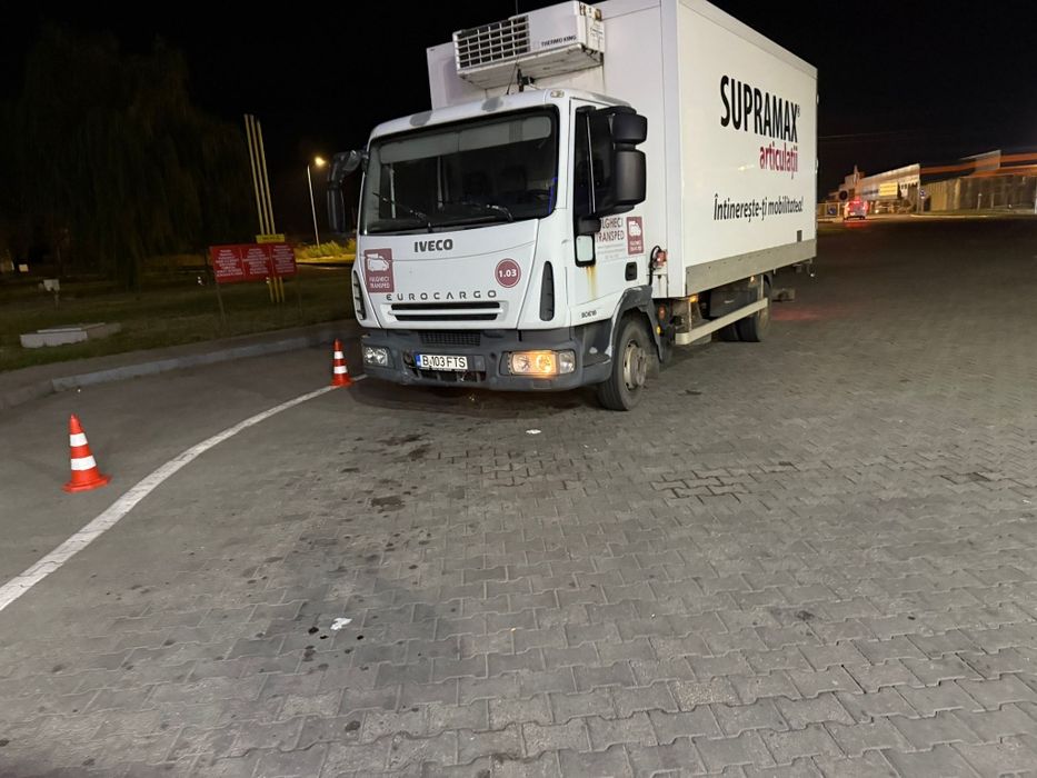 Vând cub izoterma cason ,frigorific 380v