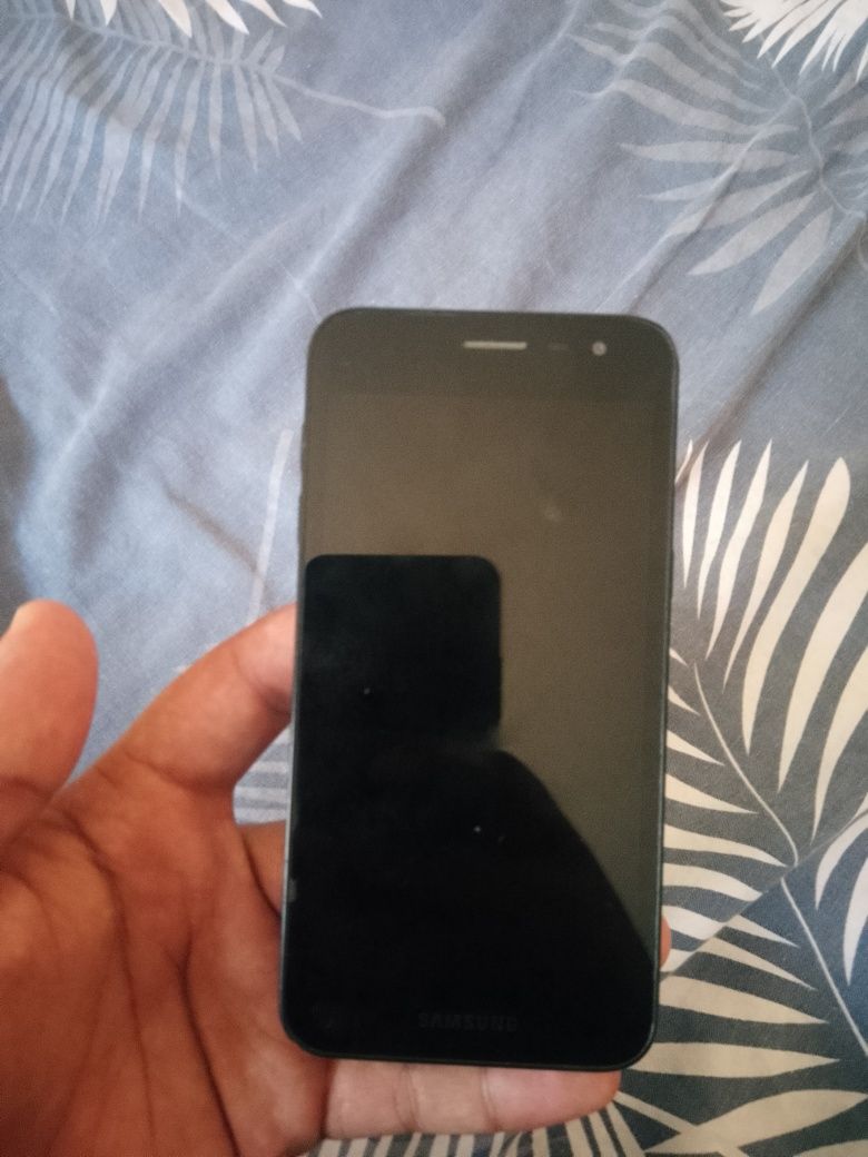 Samsung J2 core sotiladi