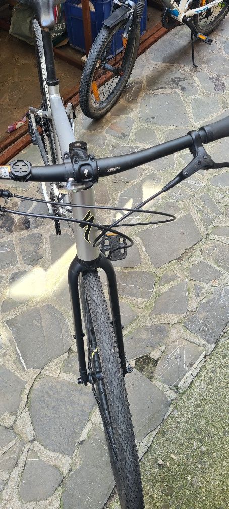 Bicicleta sirrus 3.0 in stare perfecta de functionare