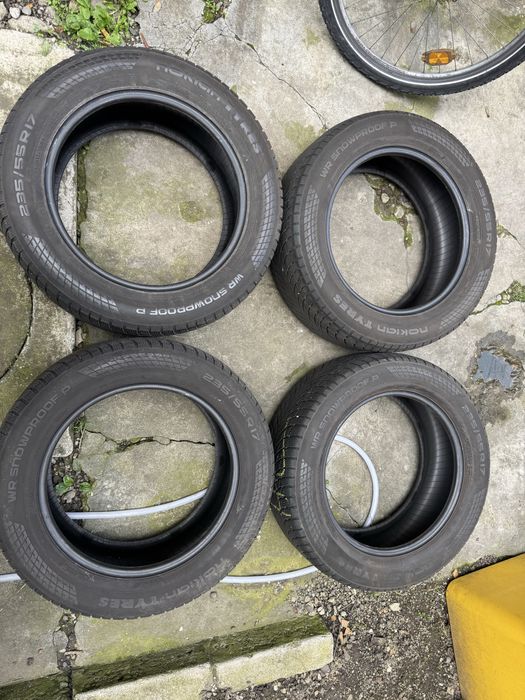 Cauciucuri de iarna 235/55r17