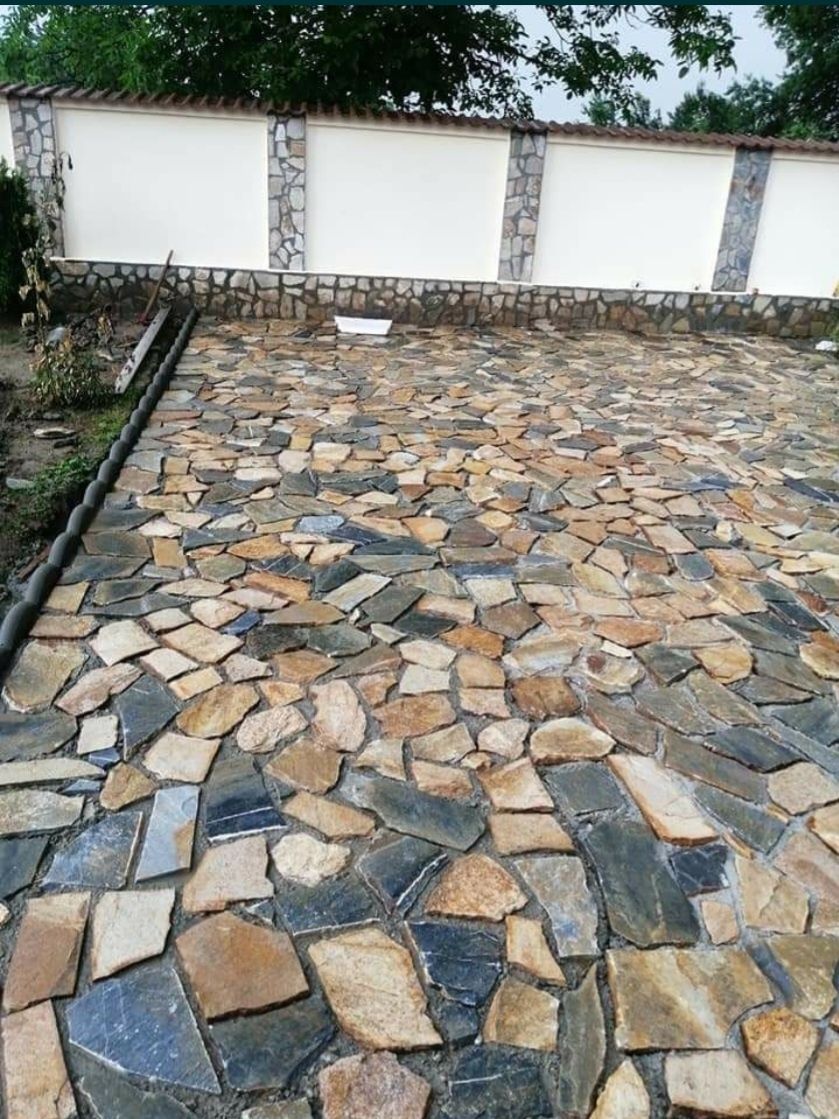 piatra naturala de munte si montaj