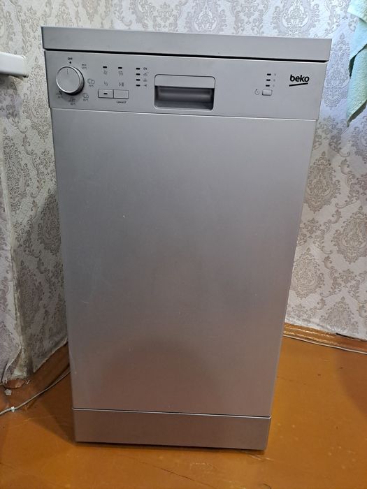 Продам посудомойку Beko DFS05012S