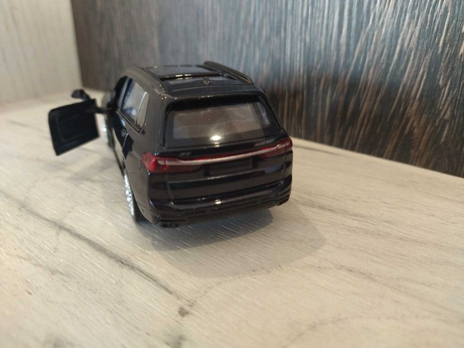 Метална количка BMW X7 !!!