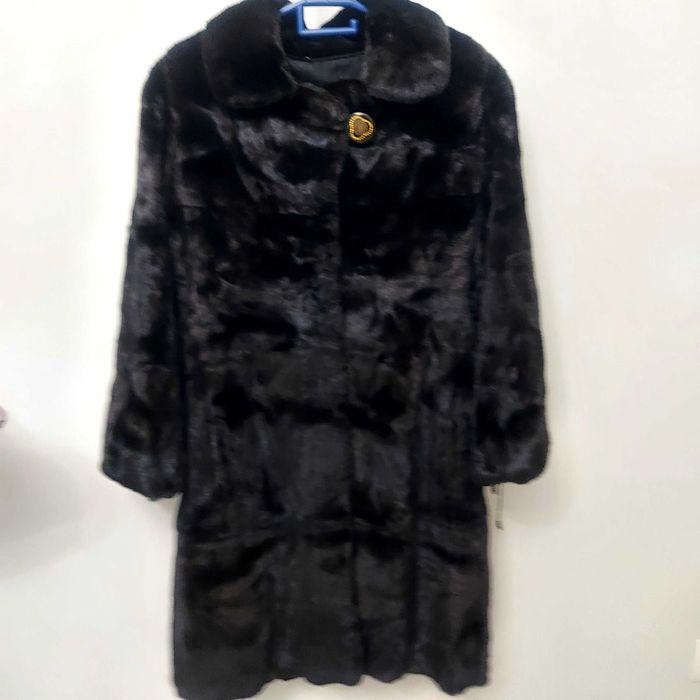 За символическую цену отдам норковую шубу (производство Греция)