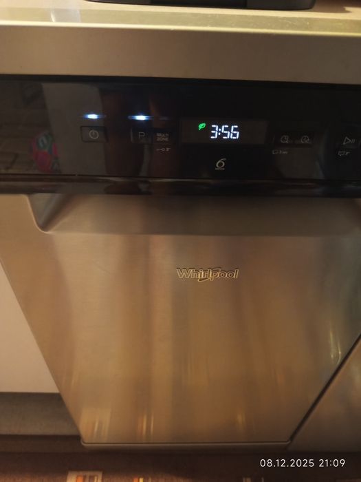 Vând mașina de spălat vase , funcțională