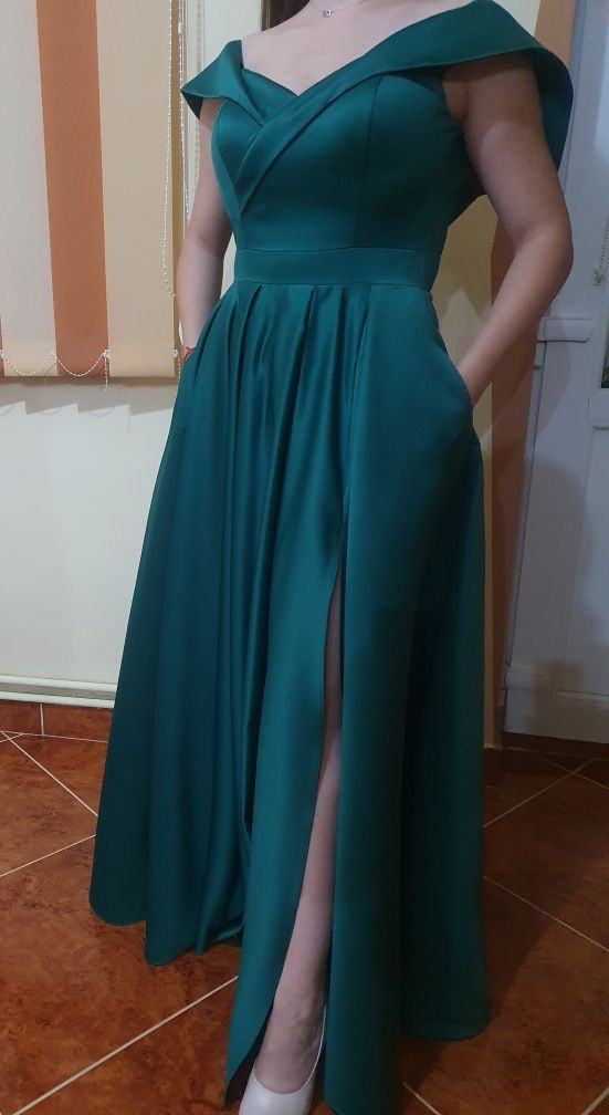 Vând rochie de gală verde, lungă