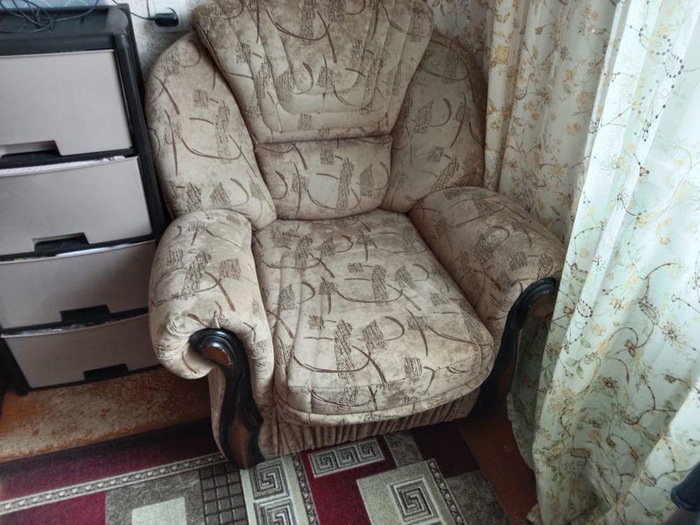 Продам угловой диван и телевизор