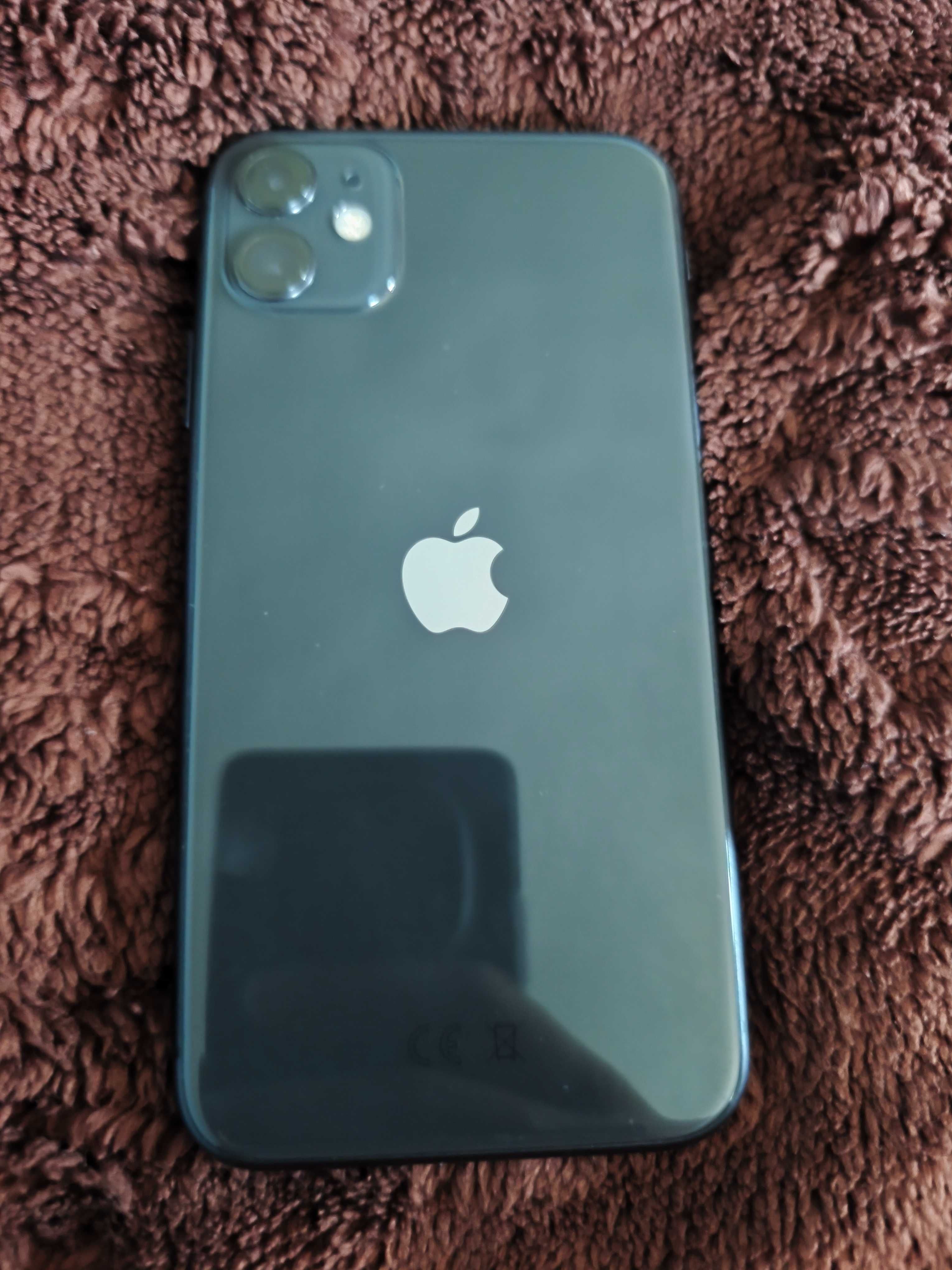 Vând iPhone 11, placa de baza defectă