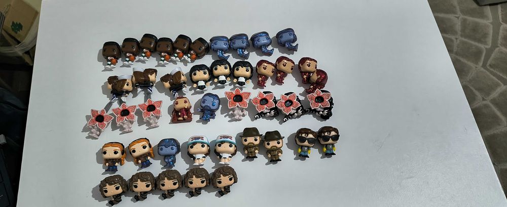 Figurine kinder stranger things