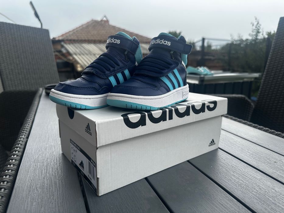 Детски високи кецове Adidas Hoops Mid