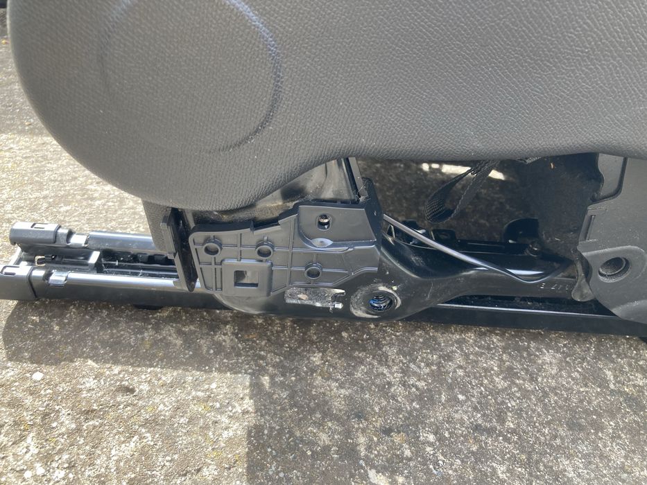 Седалки Пежо Peugeot 5008