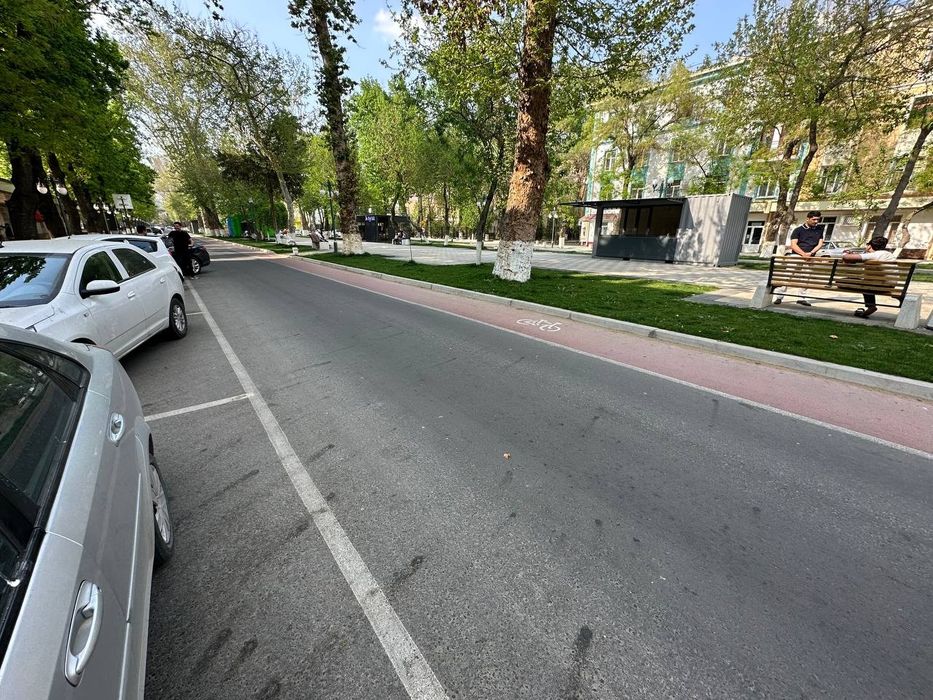 Продаётса не желое офис 90квадрат чиланзар 2 квартал гагарин аллея