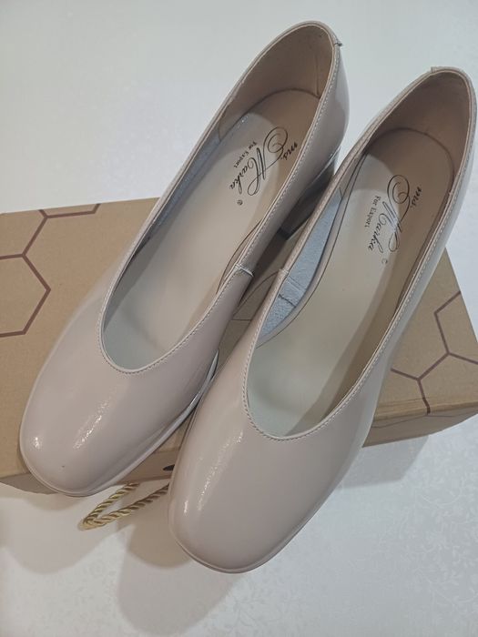 Продам туфли женские  размер 39