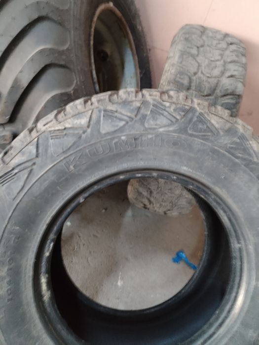 235 75 15 два броя 200 лв